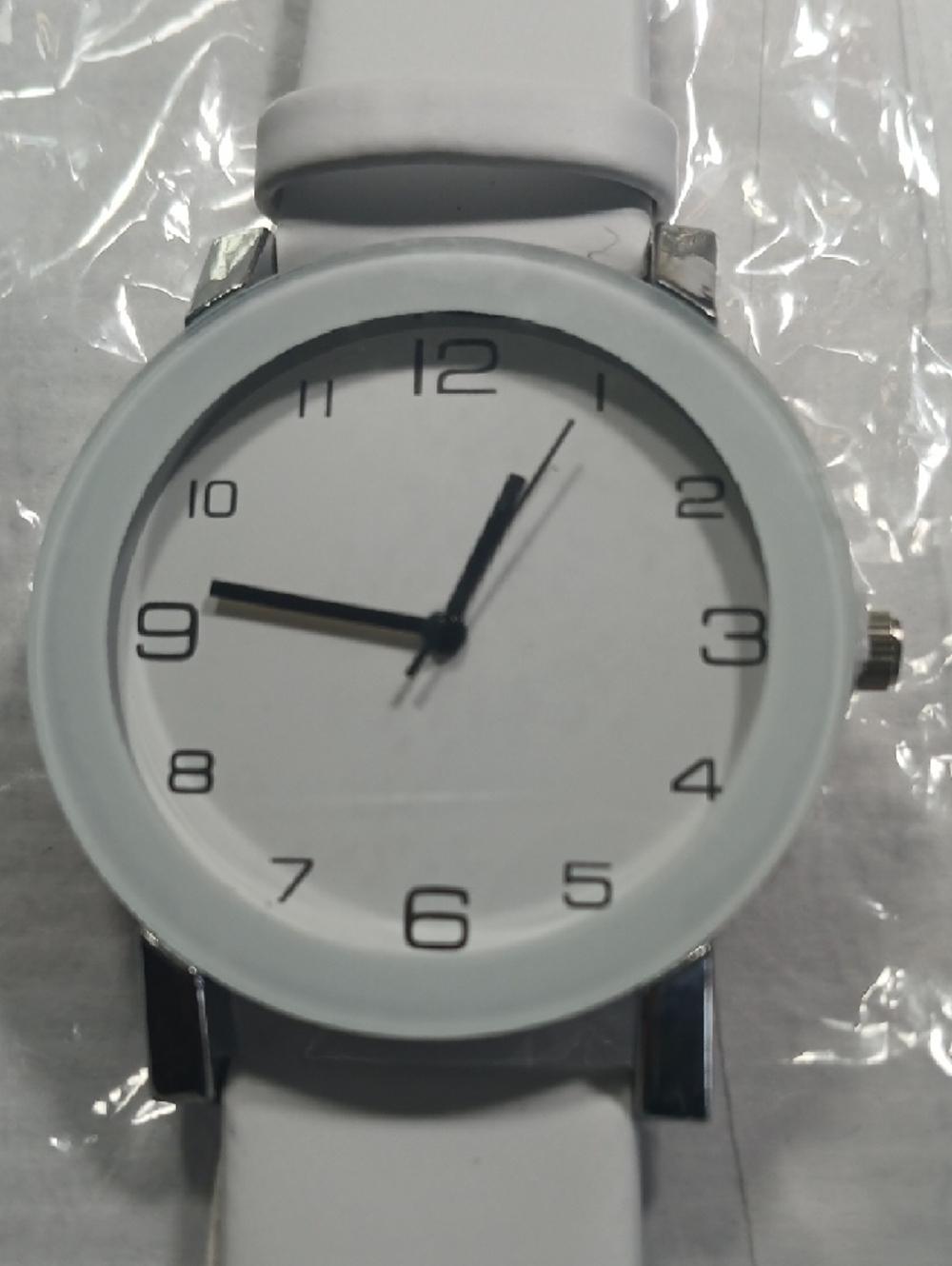 Minimal White Silicone Strap Watch - Picture 3 of 6